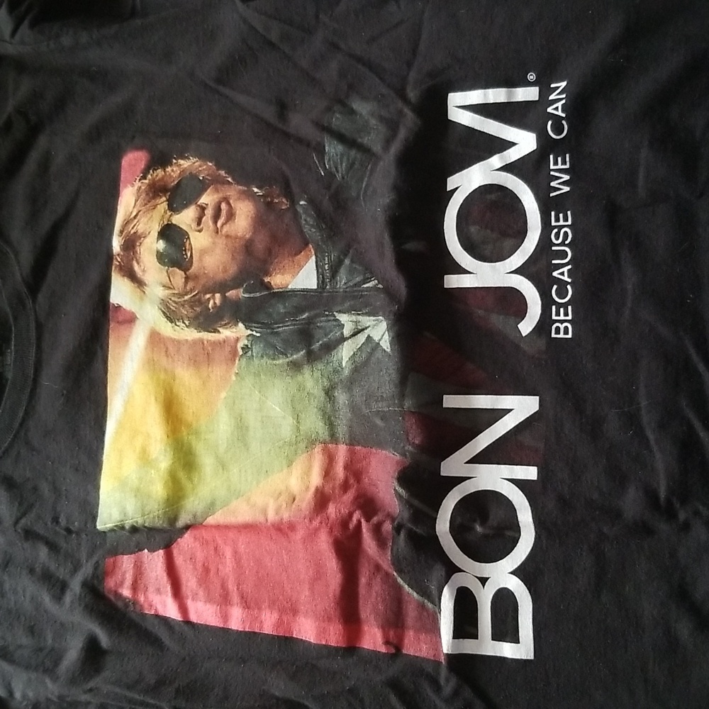 Bon Jovi Because we can your tshirt size med
